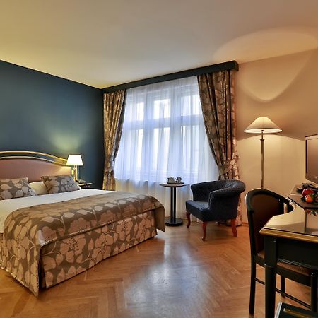 Elysee Hotel Прага Экстерьер фото